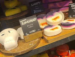 LUSH 横浜駅東口店