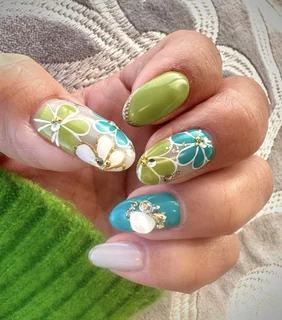 Photo mellow nail design