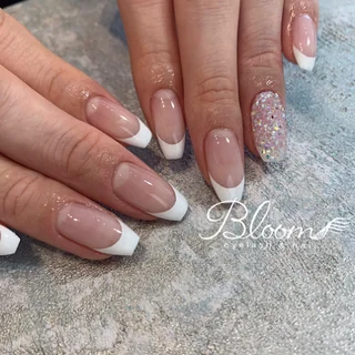 Photo Bloom eyelash&nail